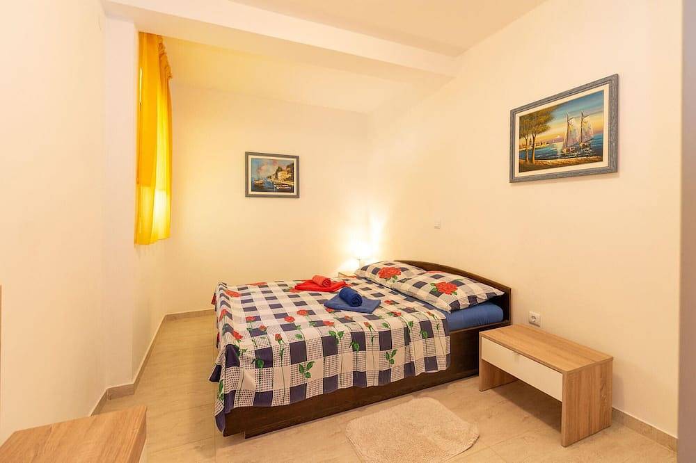 Awesome home in Starigrad in Starigrad Paklenica, Starigrad