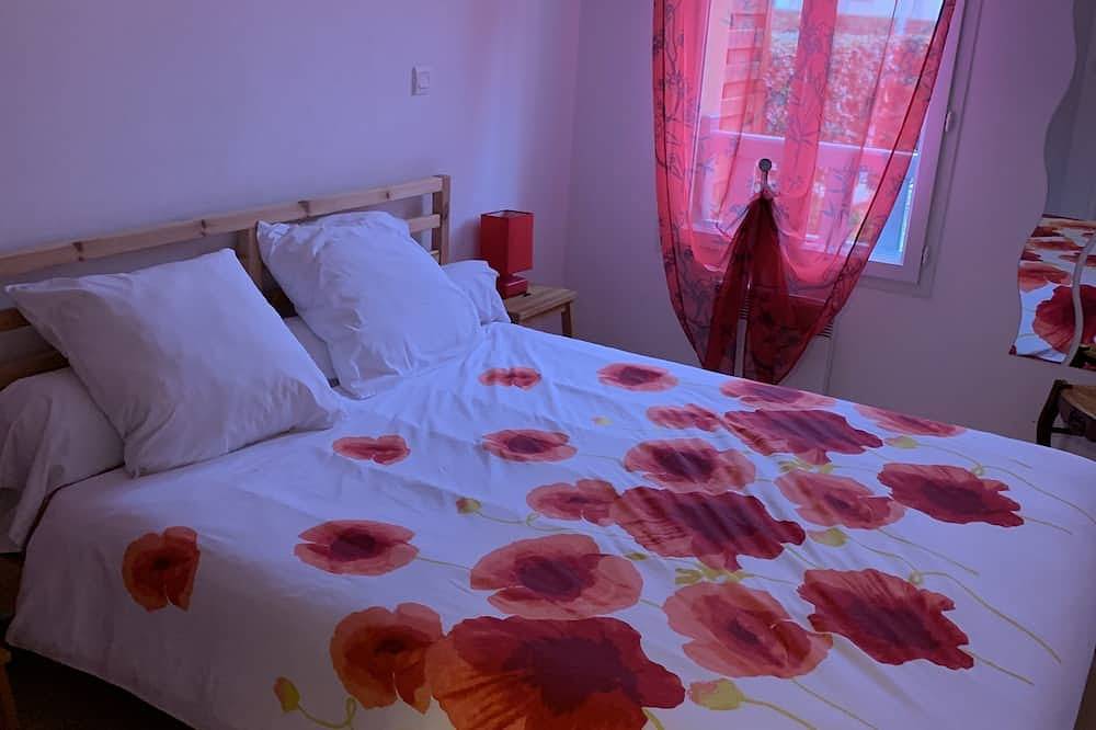 Entire apartment, Appartement R de C, Terrasse, Parking, Proche de la mer Dans Résidence Sécurisée in Cayeux-sur-Mer, Abbeville region