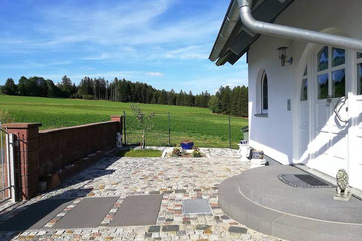 Ferienwohnung für 4 Personen, mit Terrasse und Garten in Naila