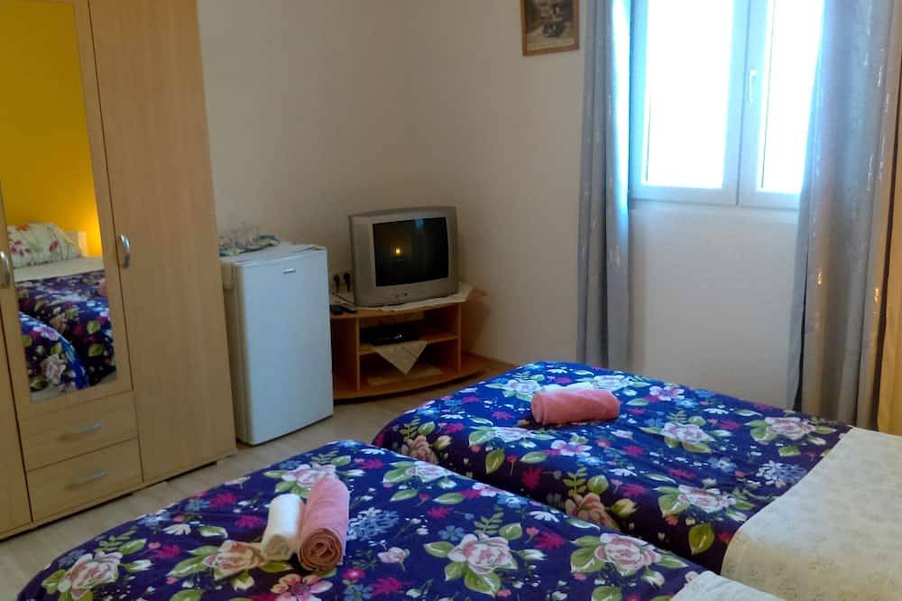 Ganze Wohnung, Zimmer für zwei Personen mit eigenem Bad, zwei Schritte vom Meer entfernt in Zambratija, Umag und Umgebung