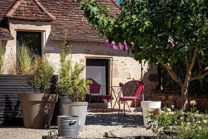 Location de vacances pour 6 personnes, avec jardin à Fossemagne