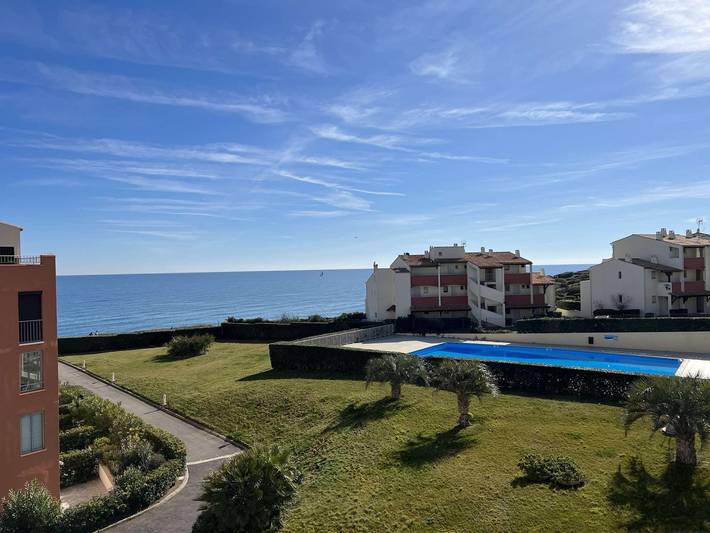 Gîte pour 4 personnes, avec Balcon ainsi que Terrasse et Piscine