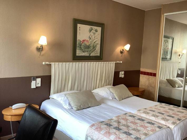 Hôtel pour 2 personnes, avec piscine et terrasse, animaux acceptés à Lodève - 4