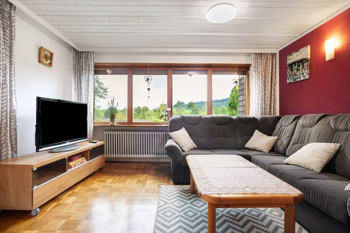 Apartamento entero, Apartamento 'Bobis Ferienwohnung' con vistas a la montaña, balcón y Wi-Fi in Wildpoldsried, Suabia (Baviera)