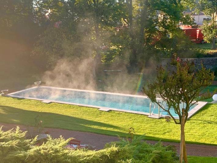 Location de vacances pour 5 personnes, avec jardin ainsi que vue et piscine, animaux acceptés à Montfaucon-Montigné - 3