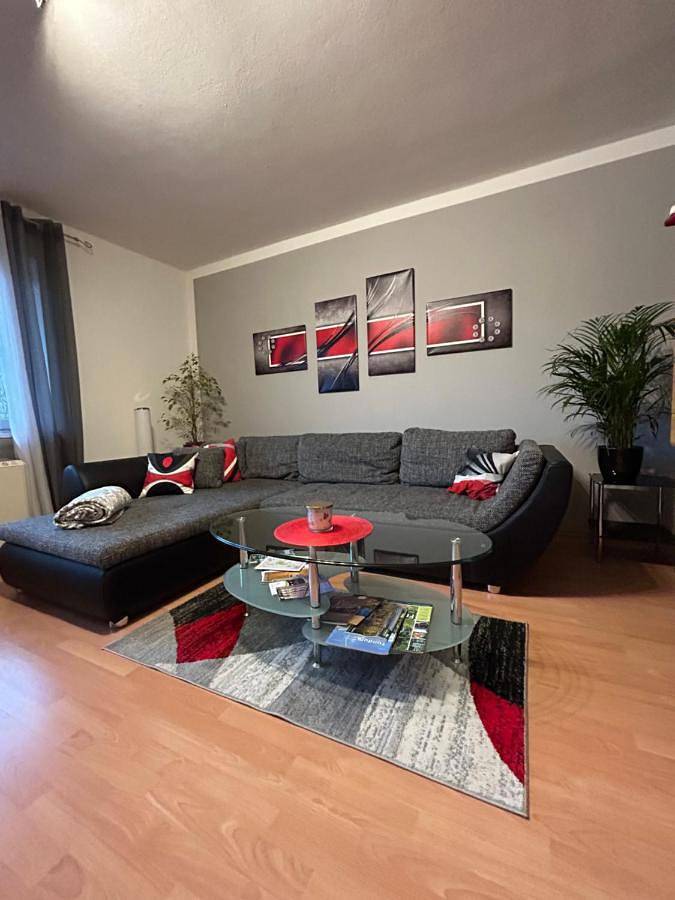 Ferienwohnung für 5 Personen, mit Balkon und Garten sowie Ausblick
