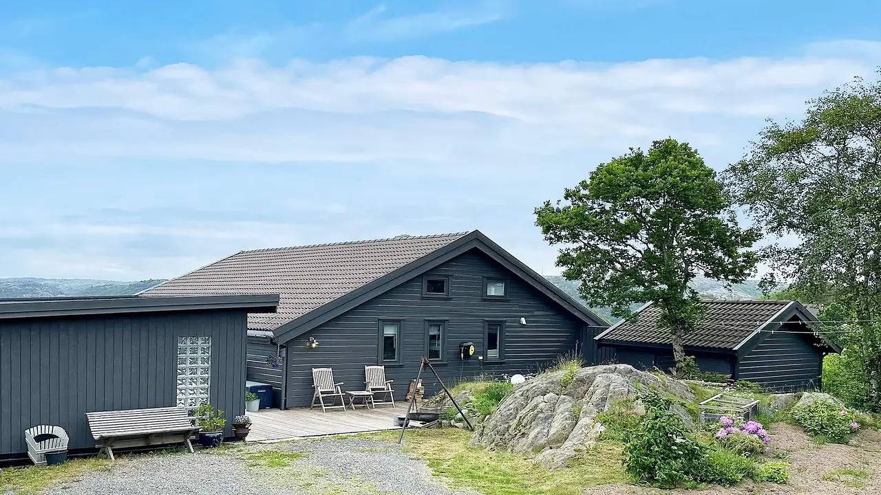 Feriehus for 10 personer med terrasse in Revøy, Lyngdal