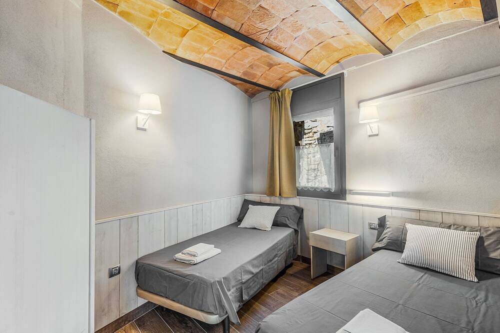 Apartamento entero, Apartamento 'Moixeró' con vistas a la montaña, Wi-Fi y aire acondicionado in Bagá, Pirineo Catalan