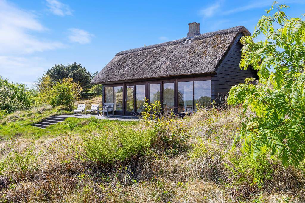 Ruhig gelegenes Ferienhaus mit Panoramablick in Bjerregård in Hvide Sande, Holmsland Klit