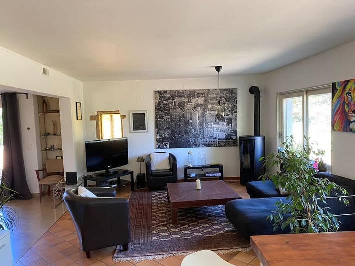 Location de vacances pour 6 personnes, avec terrasse ainsi que jardin et vue, animaux acceptés à Charnay - 3