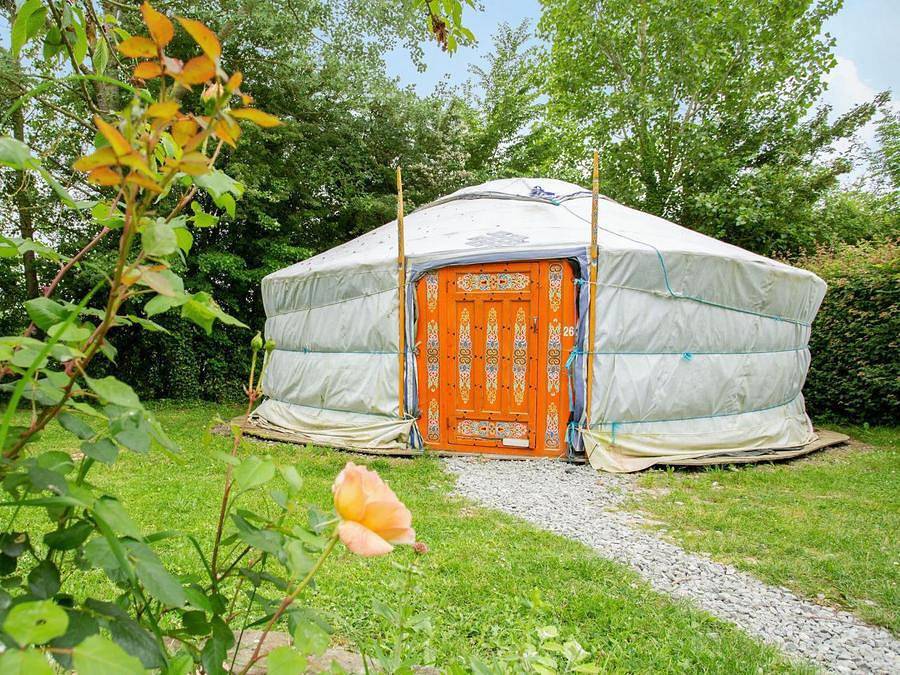 Camping Les Dis Village Insolite - Hébergement 4 personnes - Yourte 4 pers max in Saint-Benoît-des-Ondes, Baie du Mont-Saint-Michel