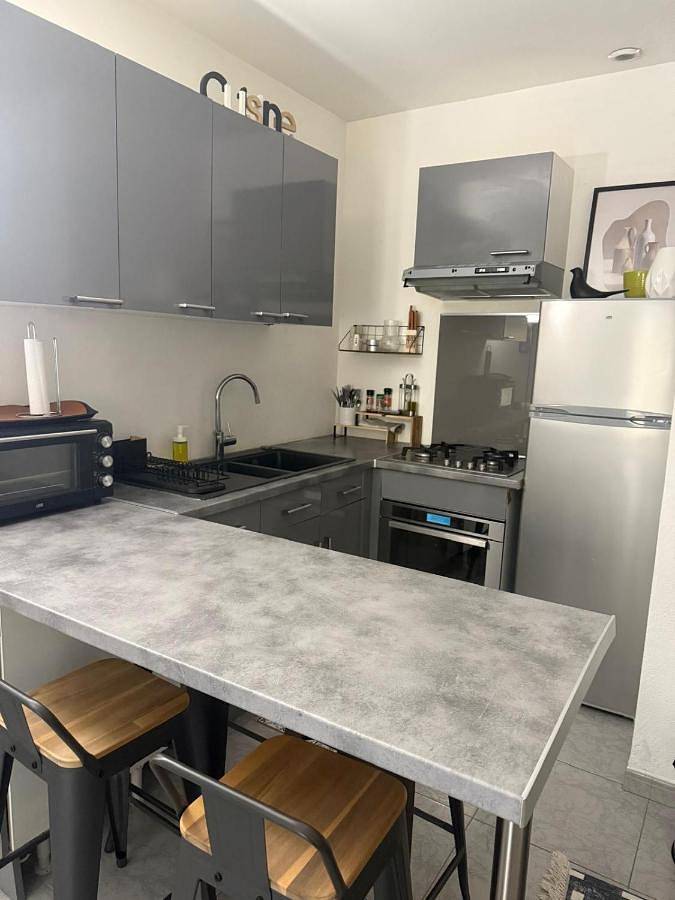 Gîte pour 4 personnes, avec jardin et piscine à Carros - 2