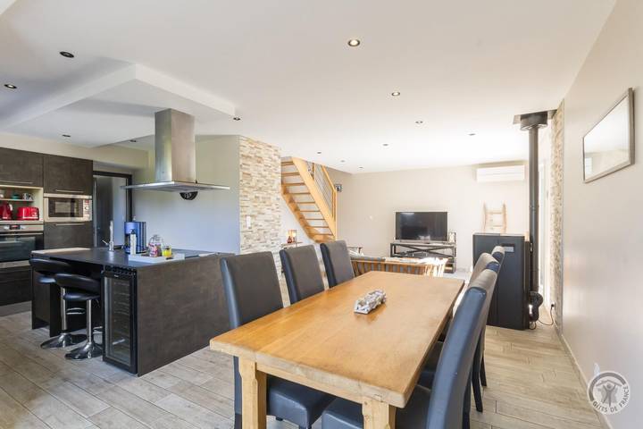 Gîte pour 8 personnes, avec jardin et terrasse, animaux acceptés à Montmartin-sur-Mer - 2