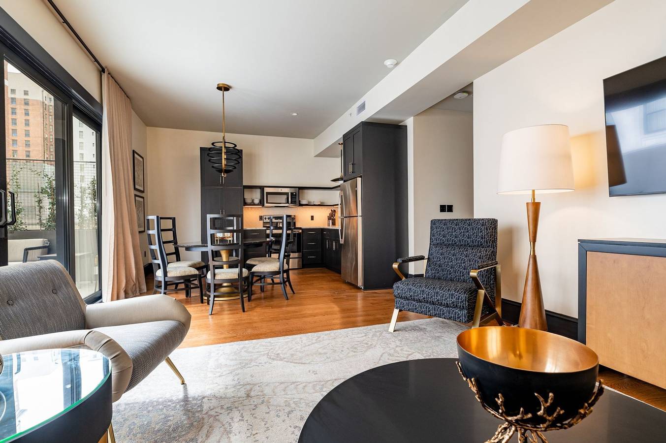 Apartamento entero, 2Br Iconic Penthouse Living + Private Patio | The Mayfair in Storyville (New Orleans), New Orleans