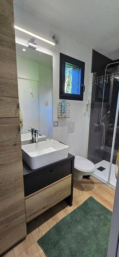 Loft de jardin le 8 in Locminé, Région de Pontivy