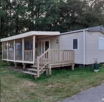 Gîte pour 6 personnes, avec terrasse ainsi que piscine et jardin à Pont-Scorff