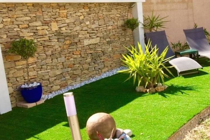 Gîte pour 4 personnes, avec terrasse et jacuzzi ainsi que piscine et jardin, animaux acceptés à Ceyreste - 4