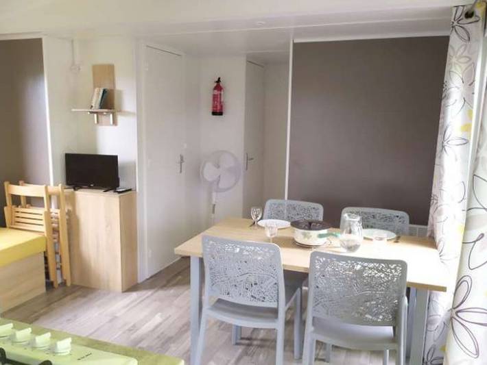 Mobil home pour 6 personnes, avec terrasse et piscine, animaux acceptés à Laurens - 2