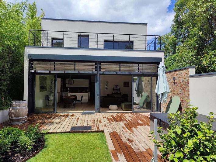 Location de vacances pour 6 personnes, avec jardin et jacuzzi à Le Bouscat