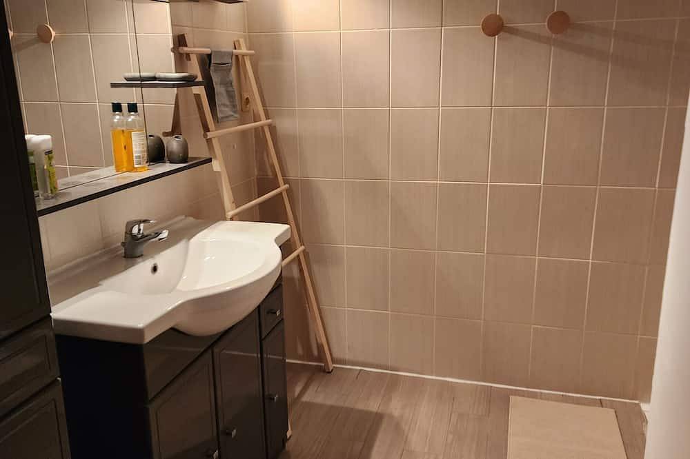 Appartement entier, Charmant appartement dans villa en bord de mer in Ensuès-la-Redonne, Côte méditerranéenne (France)