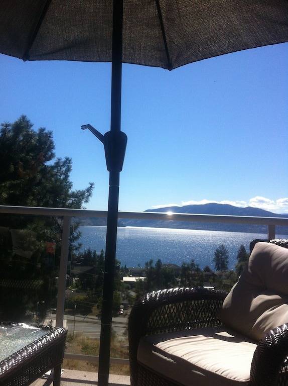 Schöne 750sqf privaten suite..Spectacular Ansicht, in der Nähe der Innenstadt! in Peachland, Regional District of Central Okanagan