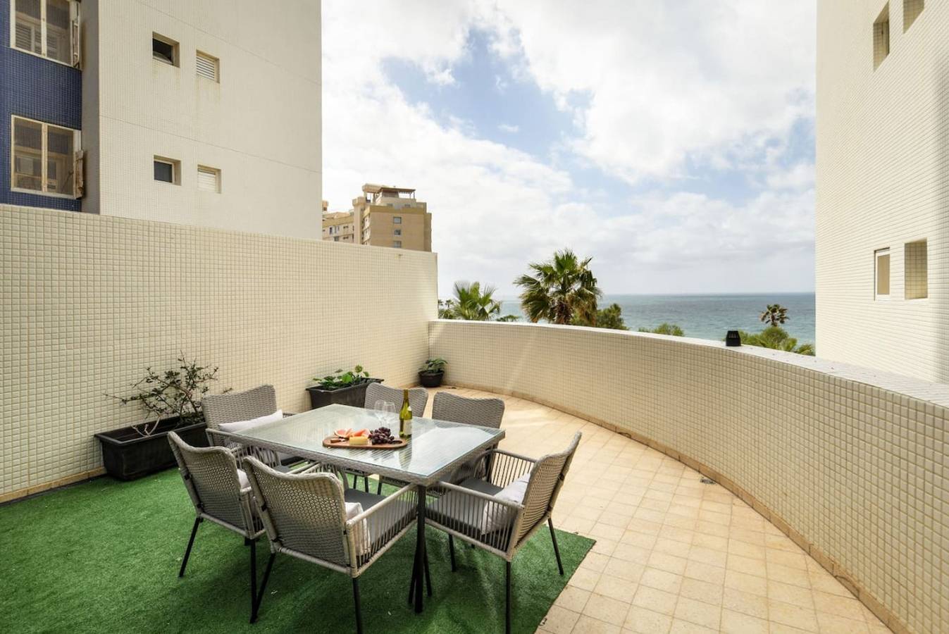 Apartamento entero, Apartamento de vacaciones para 8 personas con balcón in Netanya, Distrito Centro (Israel)
