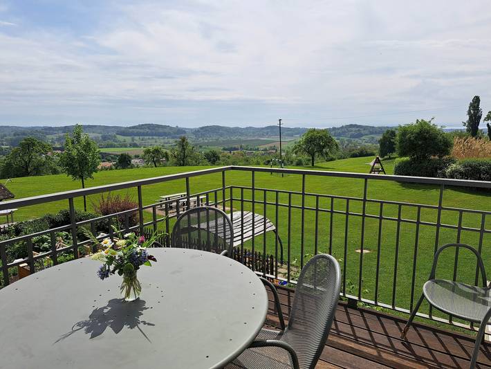 Ganze Ferienwohnung, Ferienhof Gehrenberg - Sonnenschein, 80qm, 2 Schlafzimmer, max. 4 Personen in Markdorf, Region Bodensee-Oberschwaben