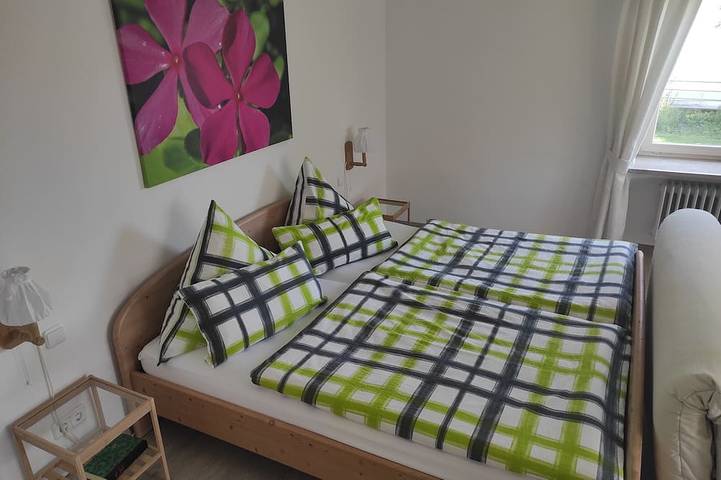 Ganze Wohnung, Große Erdgeschoß Ferienwohnung mit Wintergarten in Marktoberdorf, Bayerisch Schwaben