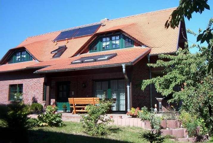 Ferienwohnung für 12 Personen, mit Balkon und Terrasse sowie Garten und Sauna in Bad Schmiedeberg