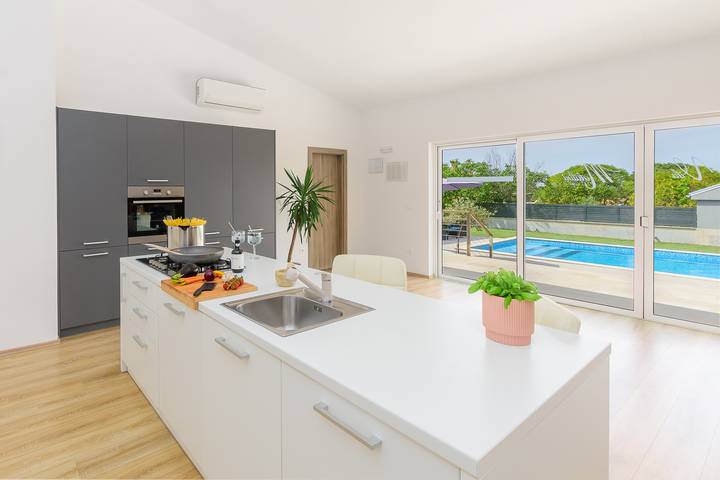 Villa für 12 Personen, mit Terrasse und Pool in Rovinj - 4