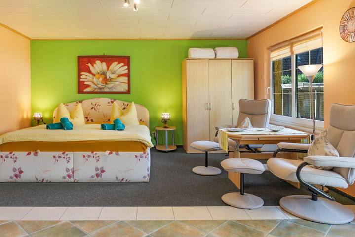 Ganze Wohnung, Apartment 'Ostseekrabbe 3' mit privater Terrasse und Wlan in Prerow, Fischland - Darß - Zingst