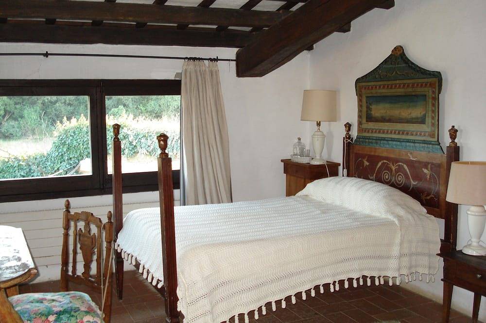 Befestigtes Bauernhaus aus dem 14. Jahrhundert. in Forallac, Costa Brava