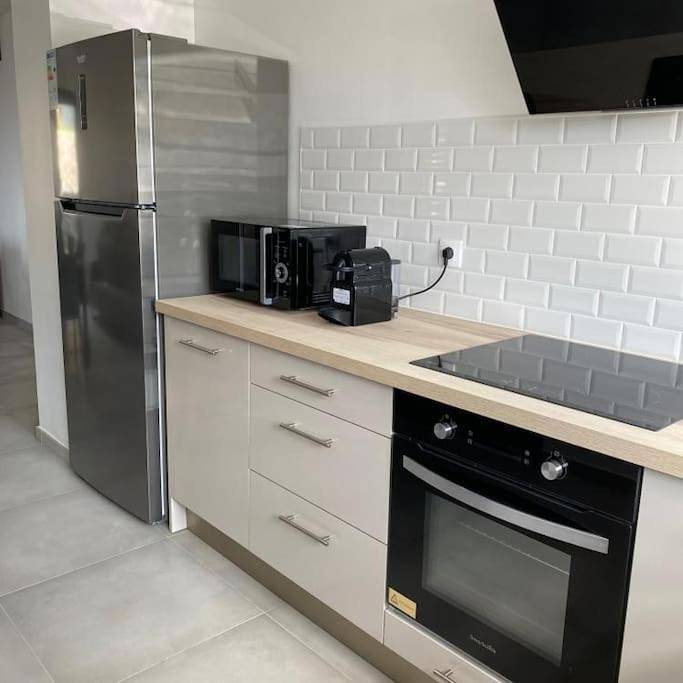 Location de vacances pour 6 personnes, avec vue et terrasse dans Plage de Saint-Leu - 2