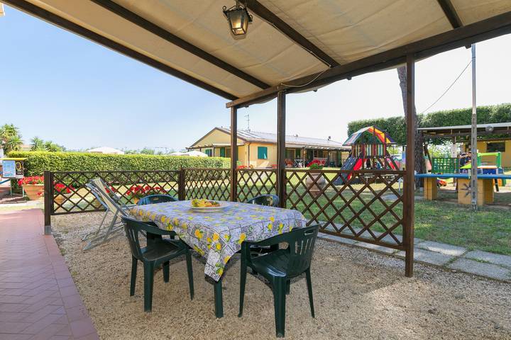 Appartamento "Il Pino - Leccio" con piscina condivisa e Wi-Fi in Cecina, Costa degli Etruschi