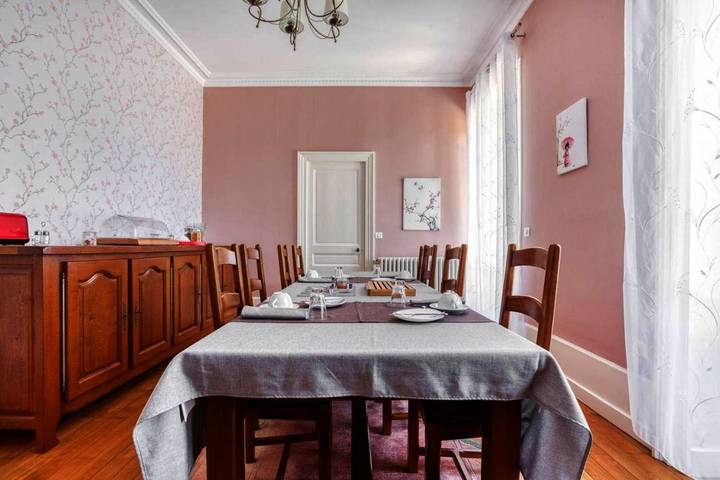 Gîte pour 2 personnes, avec Jardin à Jassans-Riottier