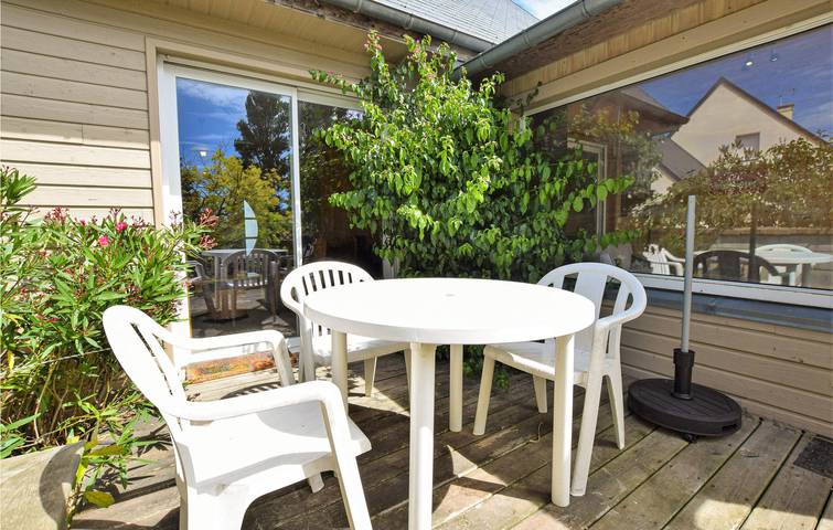 Location de vacances pour 4 personnes, avec terrasse à Créances - 2