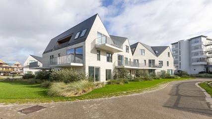 Ferienwohnung für 5 Personen, mit Pool und Terrasse sowie Balkon/Terrasse in Westende