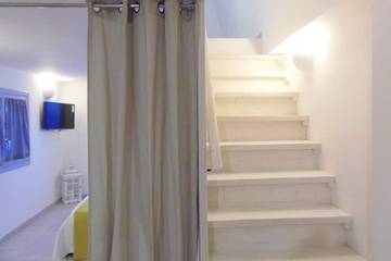 Apartment for 4 People in Firostefani, Thera, Photo 3