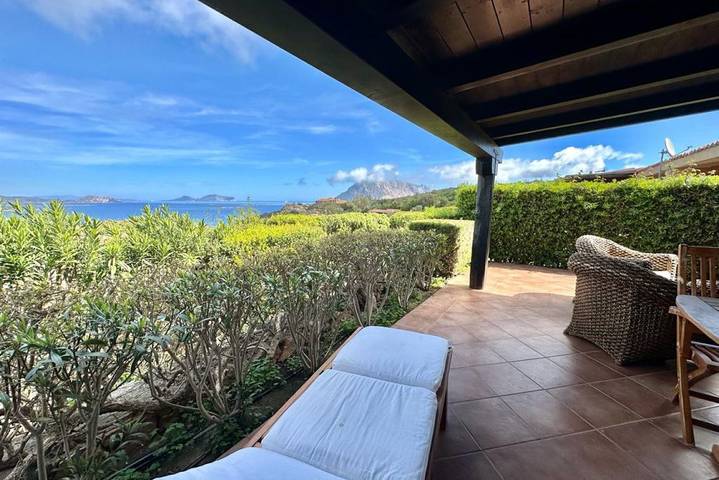 Gîte pour 6 personnes, avec jardin ainsi que piscine et vue sur l’océan à San Teodoro