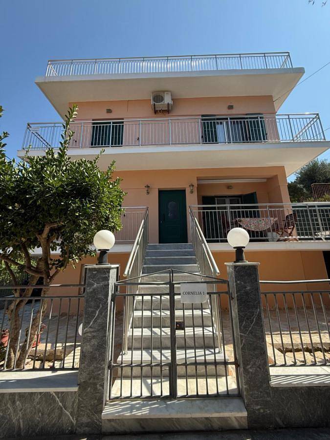 Appartement de vacances pour 8 personnes, avec Balcon et Terrasse ainsi que Jardin et Vue