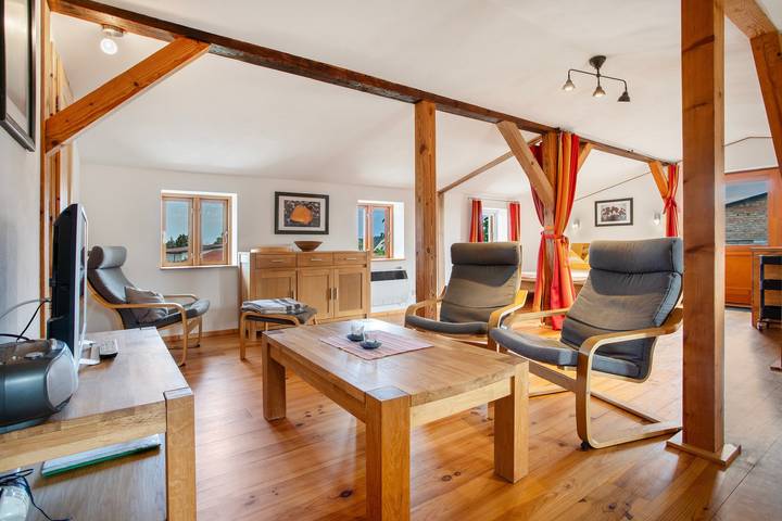 Ganze Wohnung, Ferienwohnung "Galerie" - Gemütliches Apartement in Wasser- und Waldnähe in Spandowerhagen, Kröslin