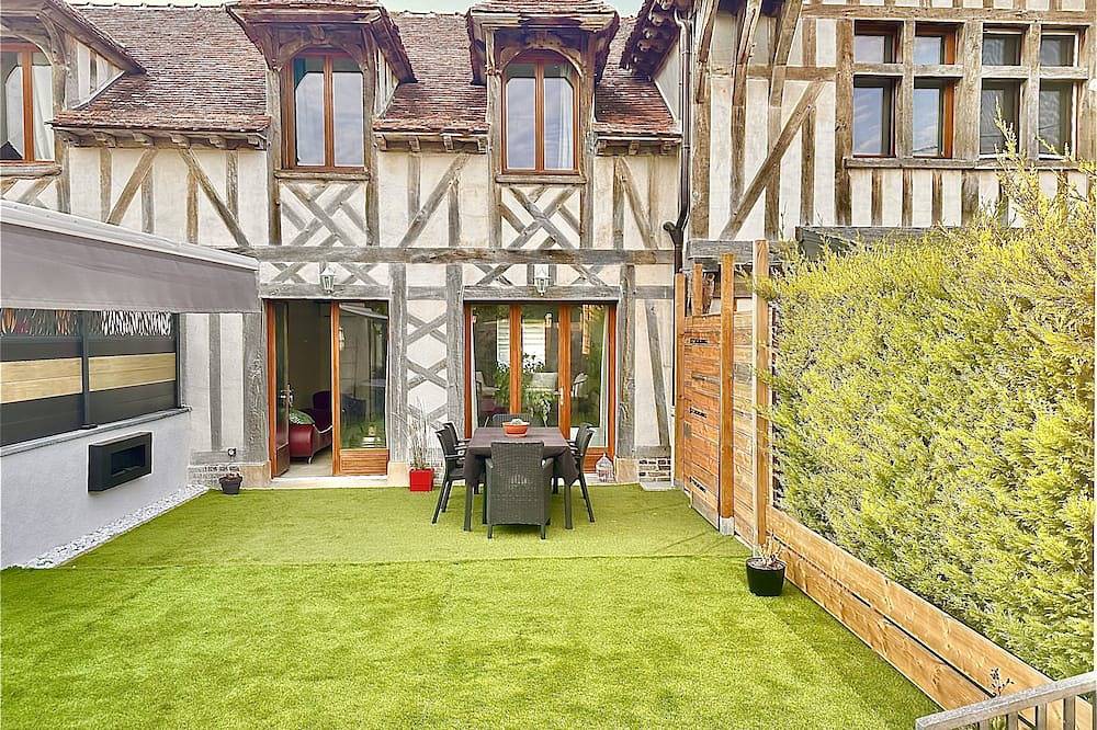 Jolie Maison Style Champenois in Barberey-Saint-Sulpice, Aube (desambiguación)