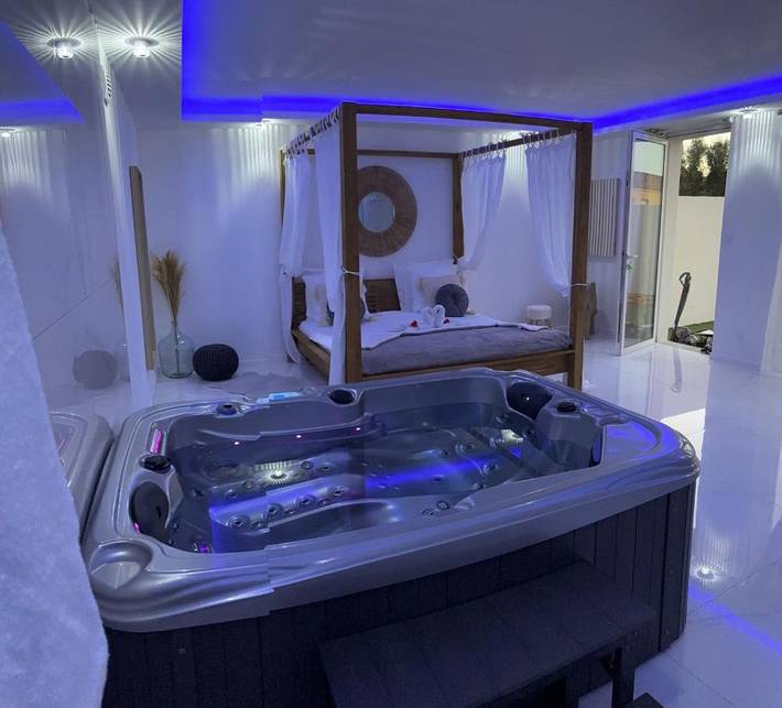 Chambre d’hôte pour 2 personnes, avec Jacuzzi ainsi que Terrasse et Jardin