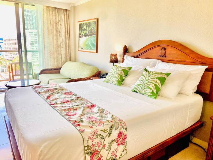 Apartahotel para 4 personas, con piscina además de terraza y vistas en Honolulu