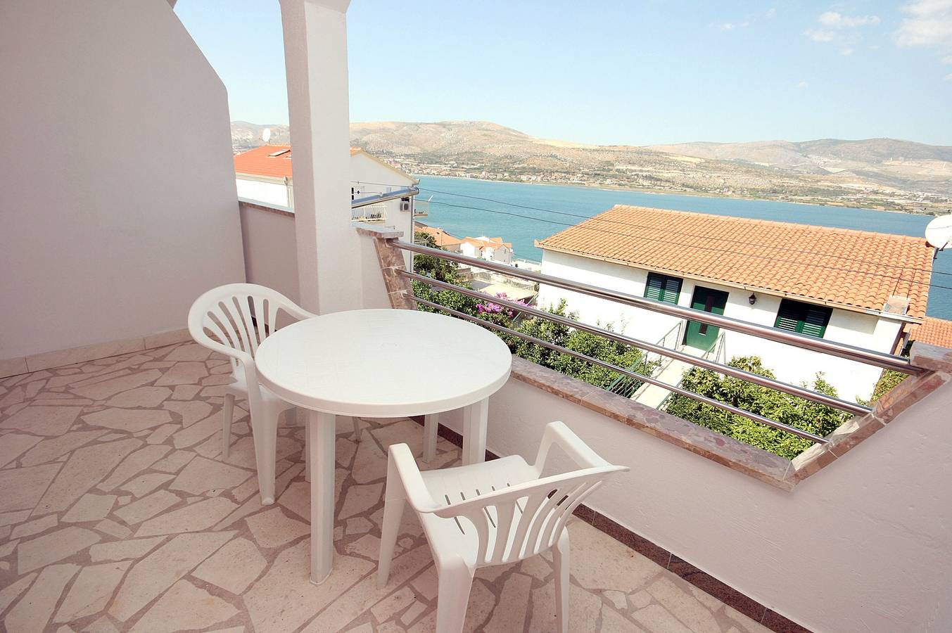Entire apartment, One bedroom apartment with terrace and sea view Mastrinka, Čiovo A-4648-c in Mastrinka, Ciovo