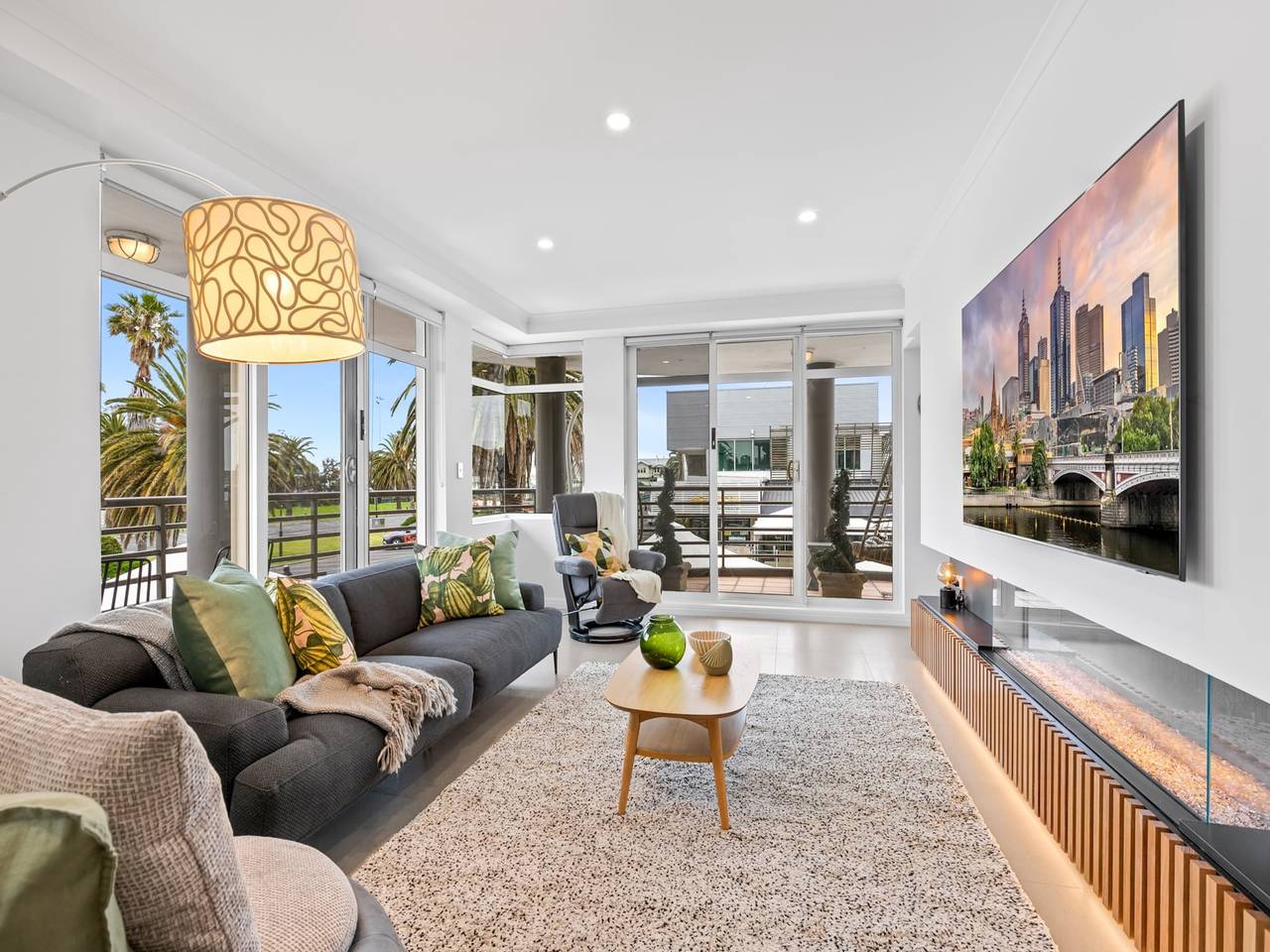 Apartamento entero, Casa escénica de 3 dormitorios junto a la playa con vistas al agua in Port Melbourne, Melbourne