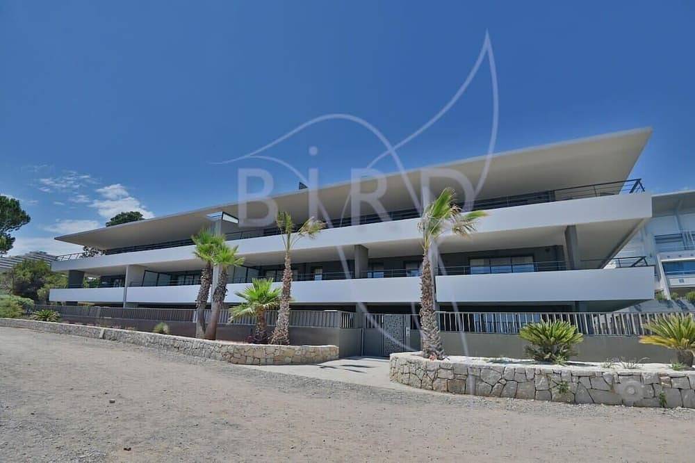 Entire apartment, Studio feet in the water, friendly, cozy and unique. in Villeneuve-Loubet Plage, Villeneuve-Loubet