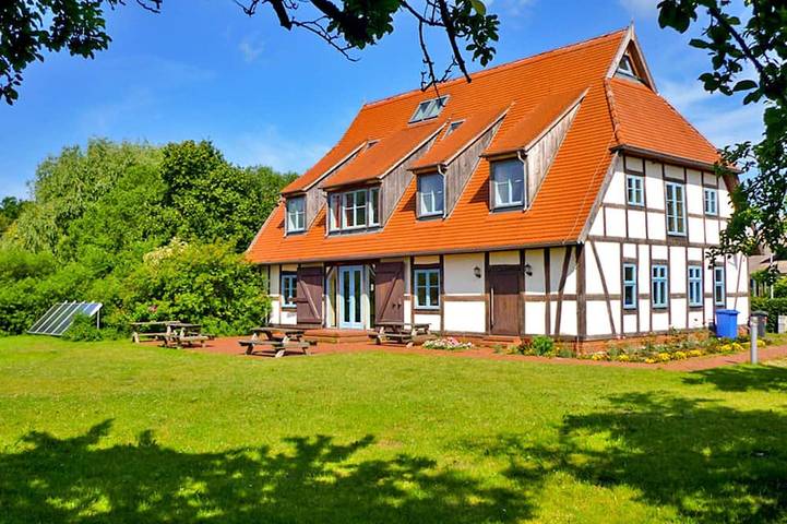 Ferienhaus für 14 Personen, mit Terrasse und Garten in Steinhagen