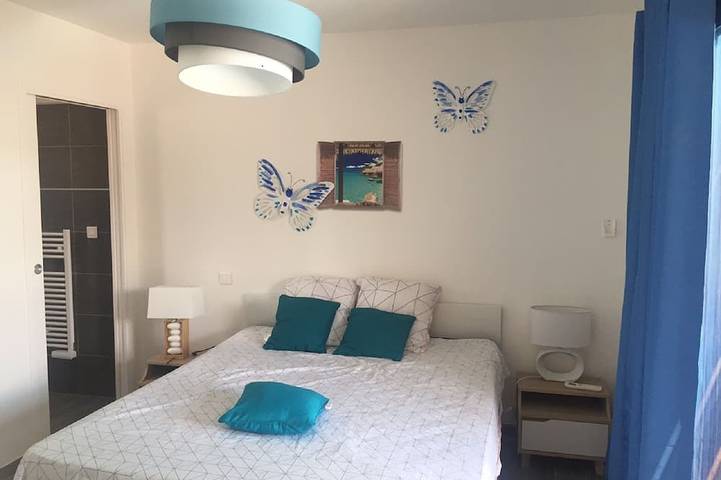 Location de vacances pour 9 personnes, avec balcon ainsi que jardin et jacuzzi, animaux acceptés dans Sainte-Lucie de Porto-Vecchio - 2