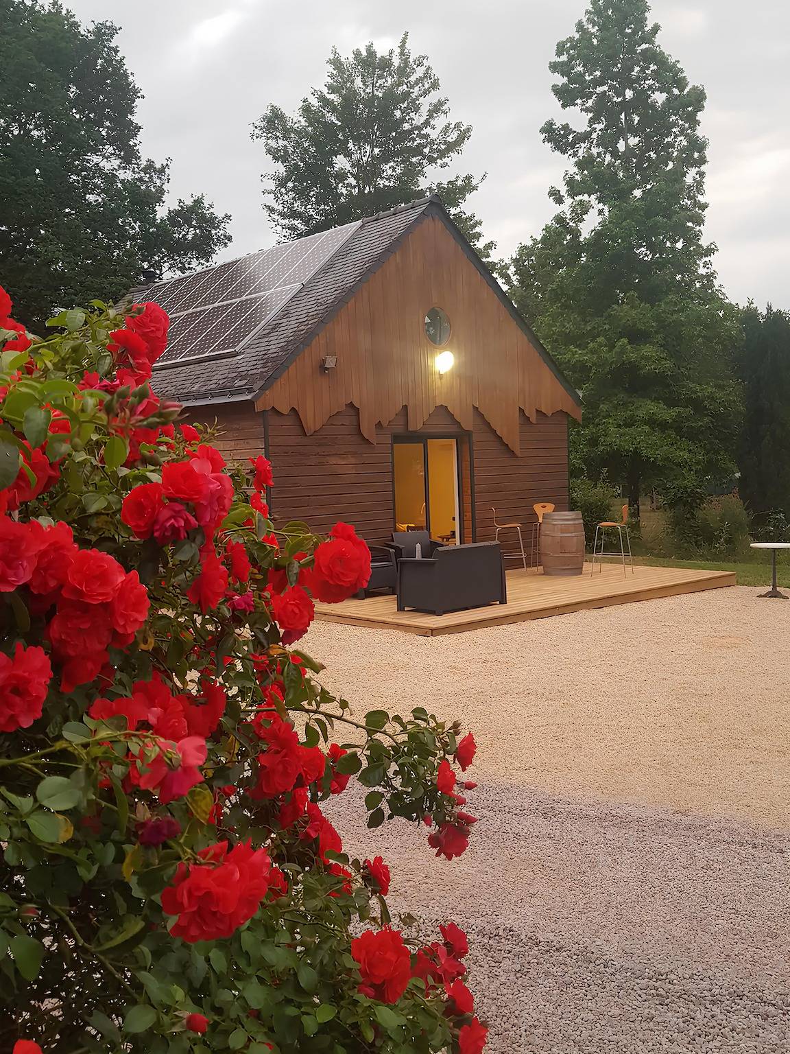Chalet 'Le Ty Gîte - Sud Morbihan' mit privater Terrasse, Wlan und Klimaanlage in Théhillac, Vannes und Umgebung